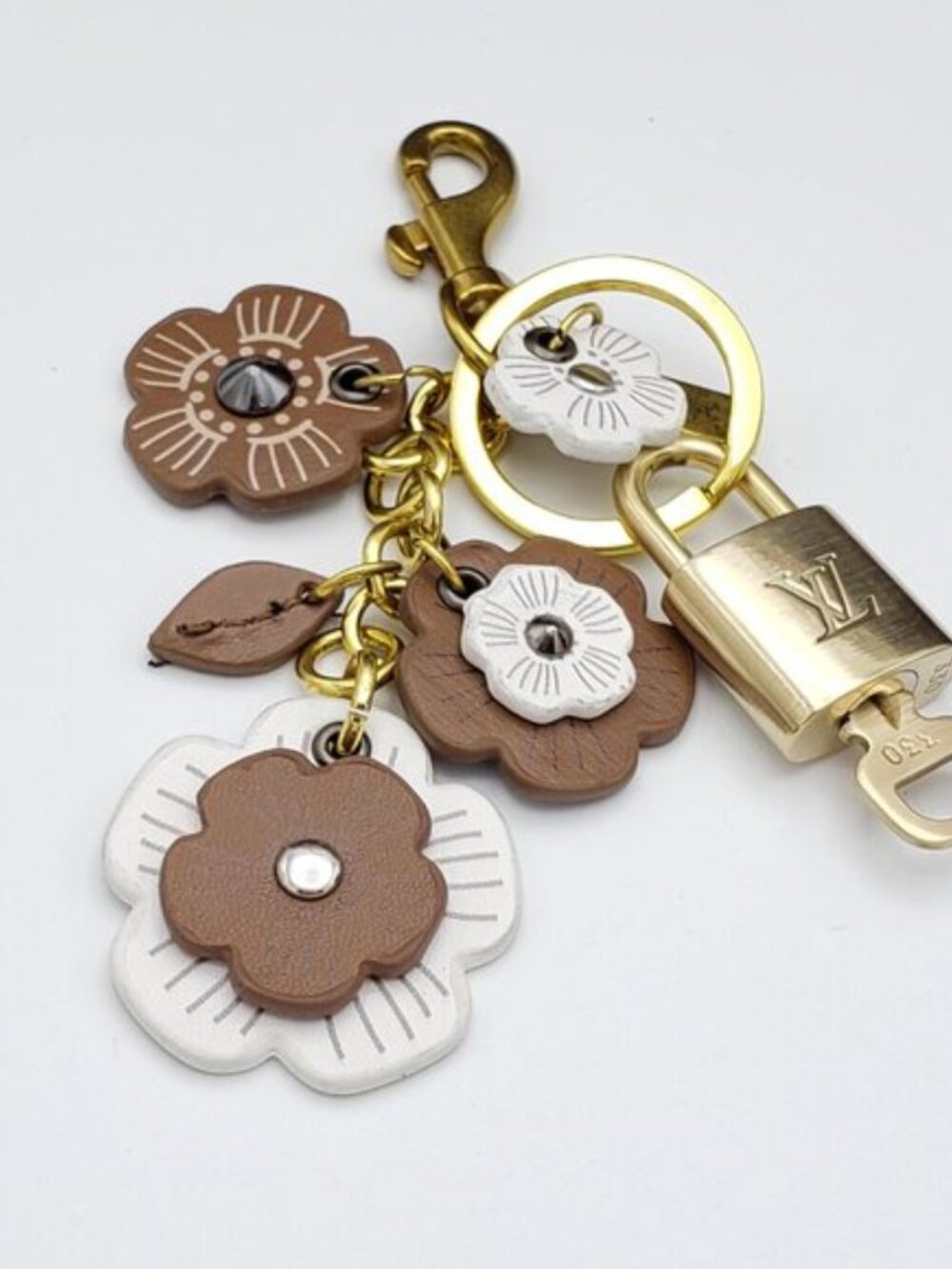 Louis Vuitton Gold Padlock Key 🔒 Authentic LV Charm + Unbranded Flower Keychain - Picture 7 of 9